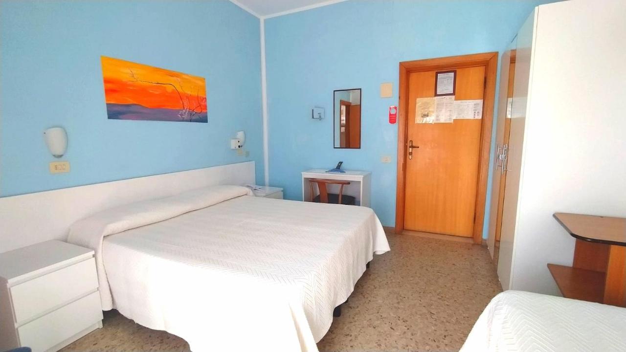Hotel Astor Silvi Marina Exterior photo